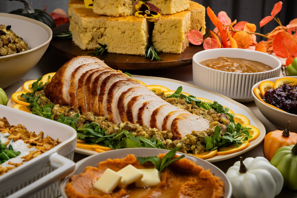Happenings - Thanksgiving 2026 - 1200x800 (1)